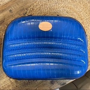 Blue Young Living Beauty School case